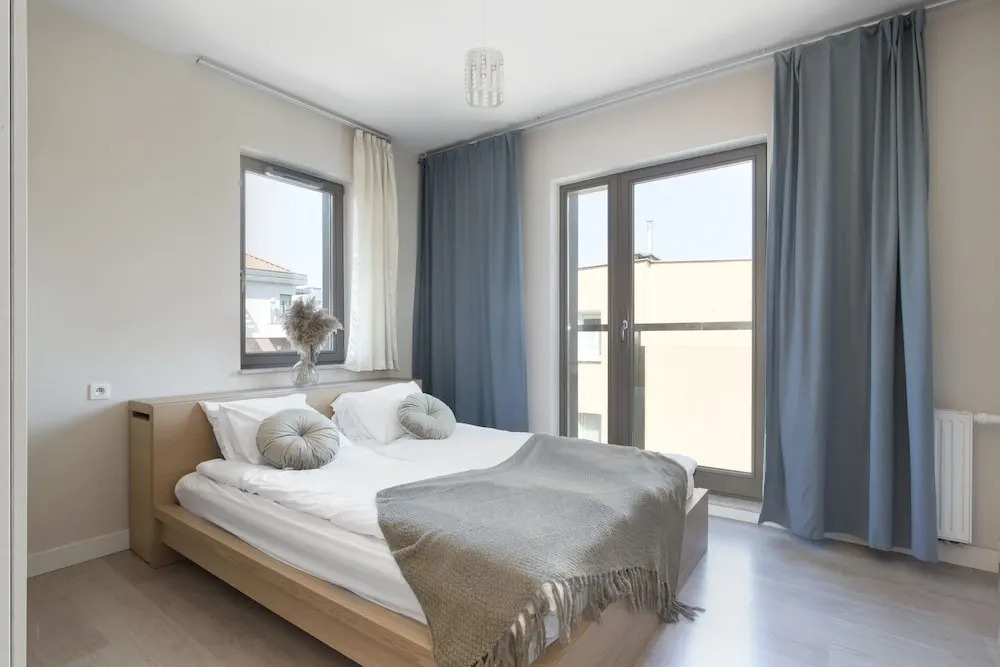 Waterlane Riverside - SPA, Pool, Gym & Parking by Downtown Apartments