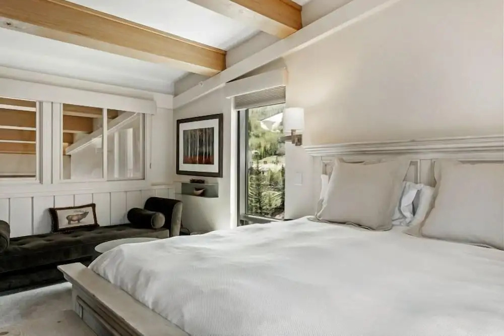 3 Bedroom Antlers Vacation Rental With Incredible Slopeside Views And Just A Short Walk To Gondola And Lionshead Village