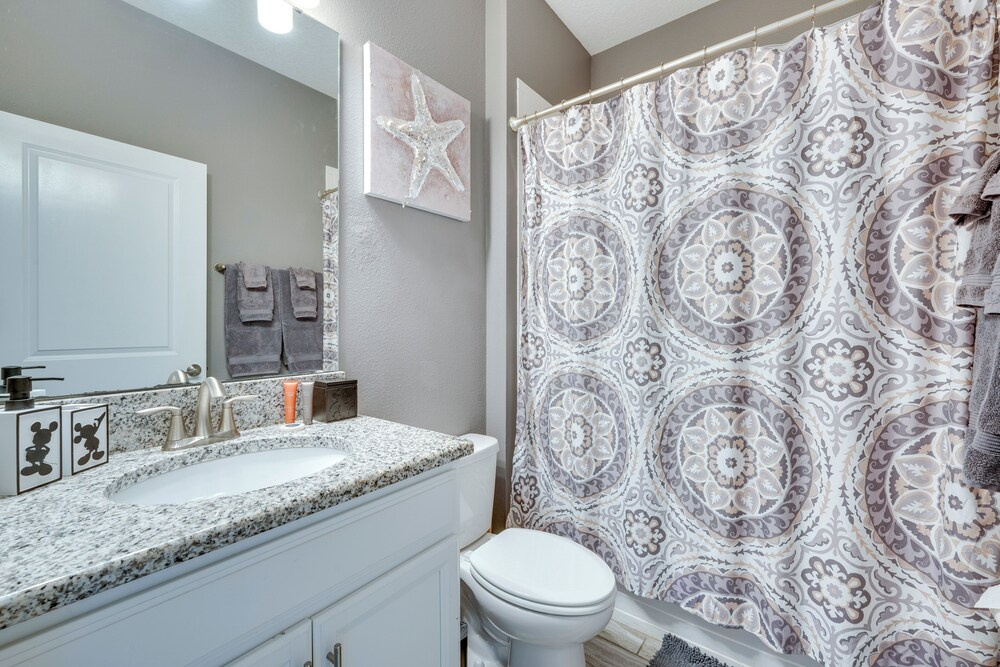 Chic Villa w/ Resort Perks ~ 10 Mi to Disney