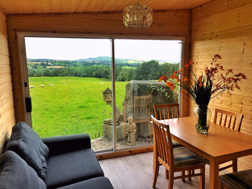 Elagh View B&B Twin En-Suite Room