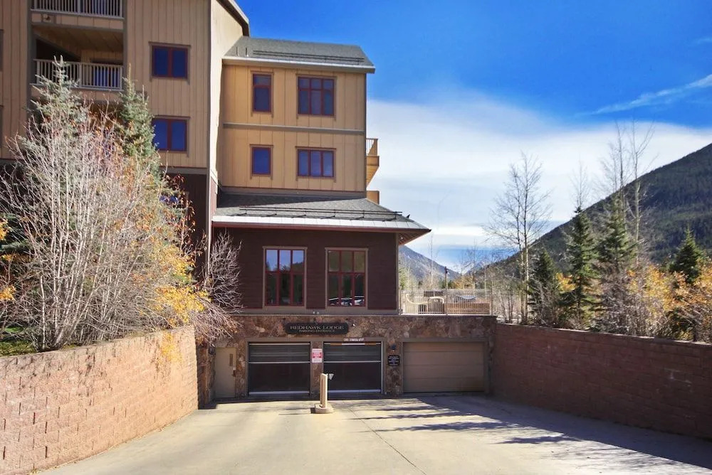 2317 Red Hawk Lodge by RedAwning