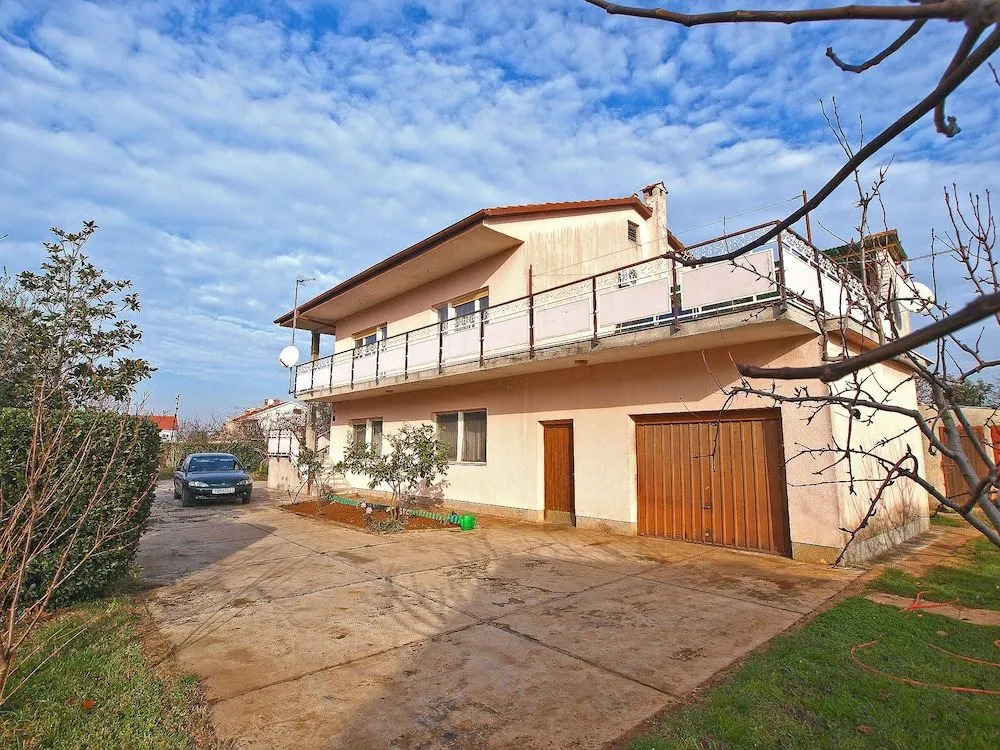 Apartment 930