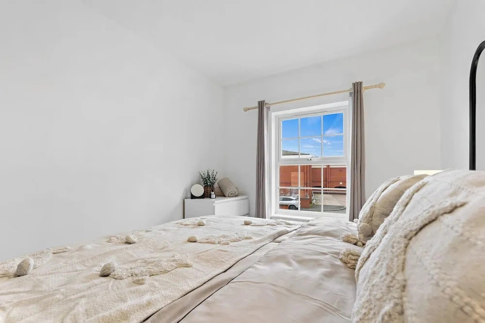 Apartment Sleeps 6 With Parking