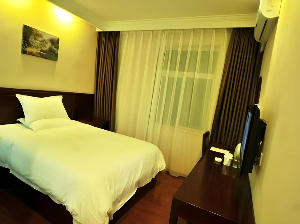 GreenTree Inn Kunming Chenggong University City HSR Station Shilin Street Express Hotel