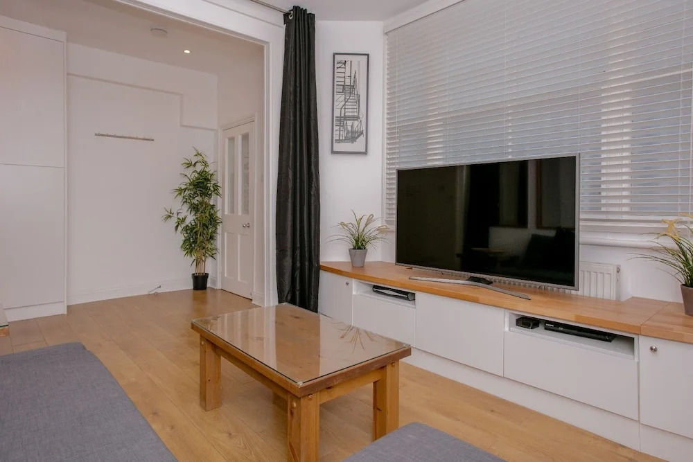 Modern Flat in West Kensington
