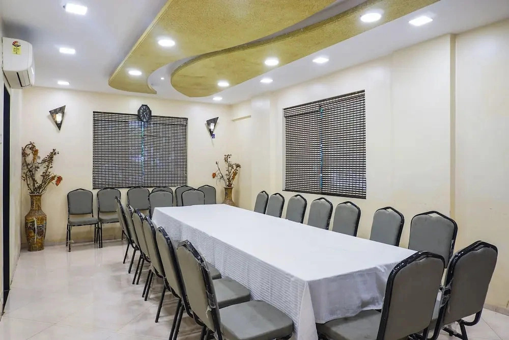 Super Townhouse Oak Prabhat Road