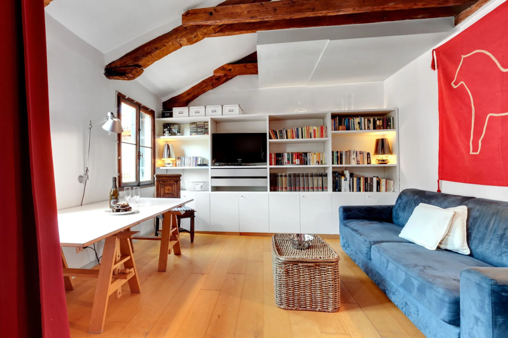Bragora Smoochy Attic Venice
