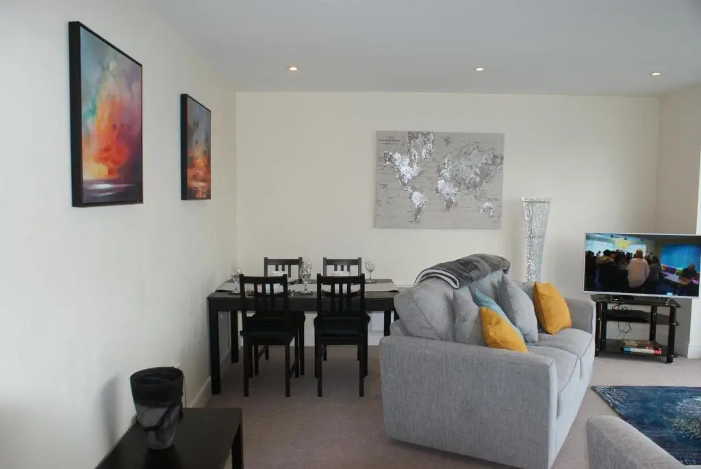 Coastal City Rooms – Waterfront