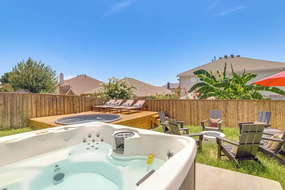 Group-friendly Grand Prairie Home w/ Perks!
