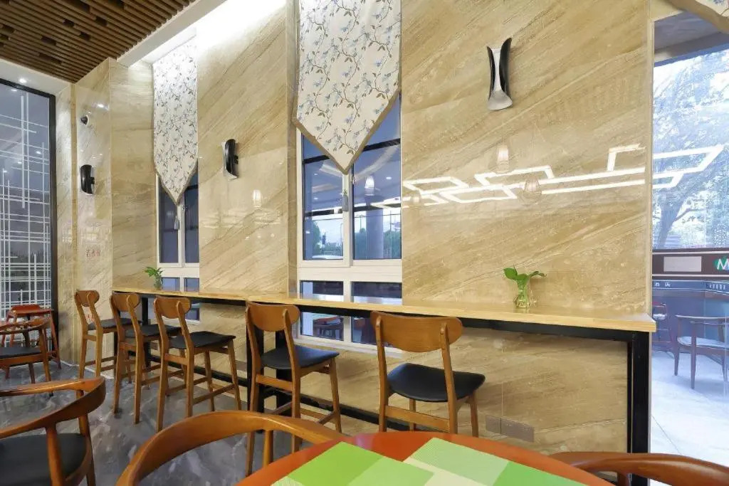 Mengguo Hotel Zhuqiao Town