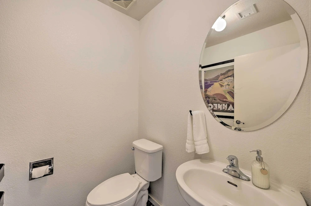 Updated Maricopa Retreat < 2 Miles to Golf!