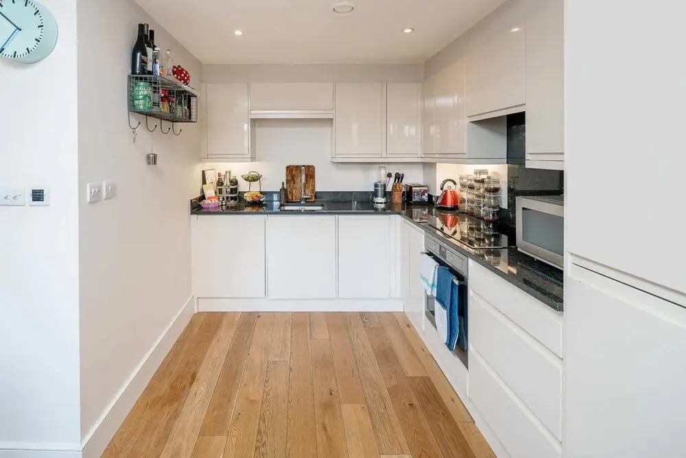 Bright Spacious 2bed 2bath in Battersea