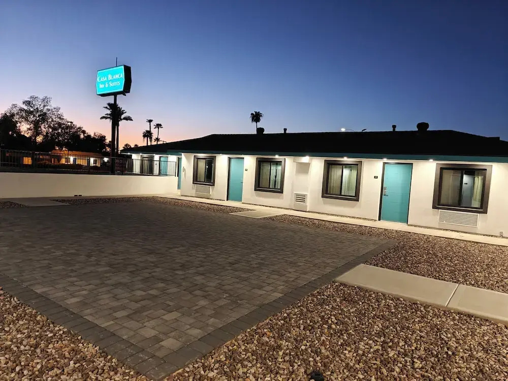 Casa Blanca Inn and Suites