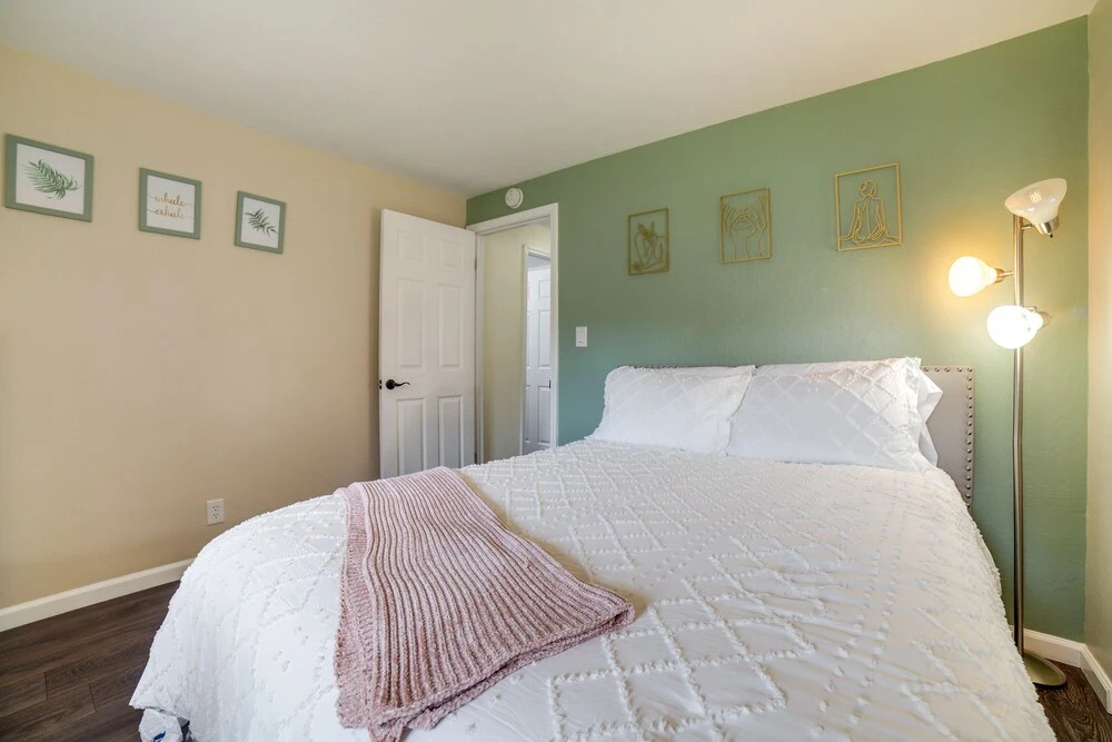 Pet-friendly Home w/ Hot Tub! 6 Mi to Dtwn Reno