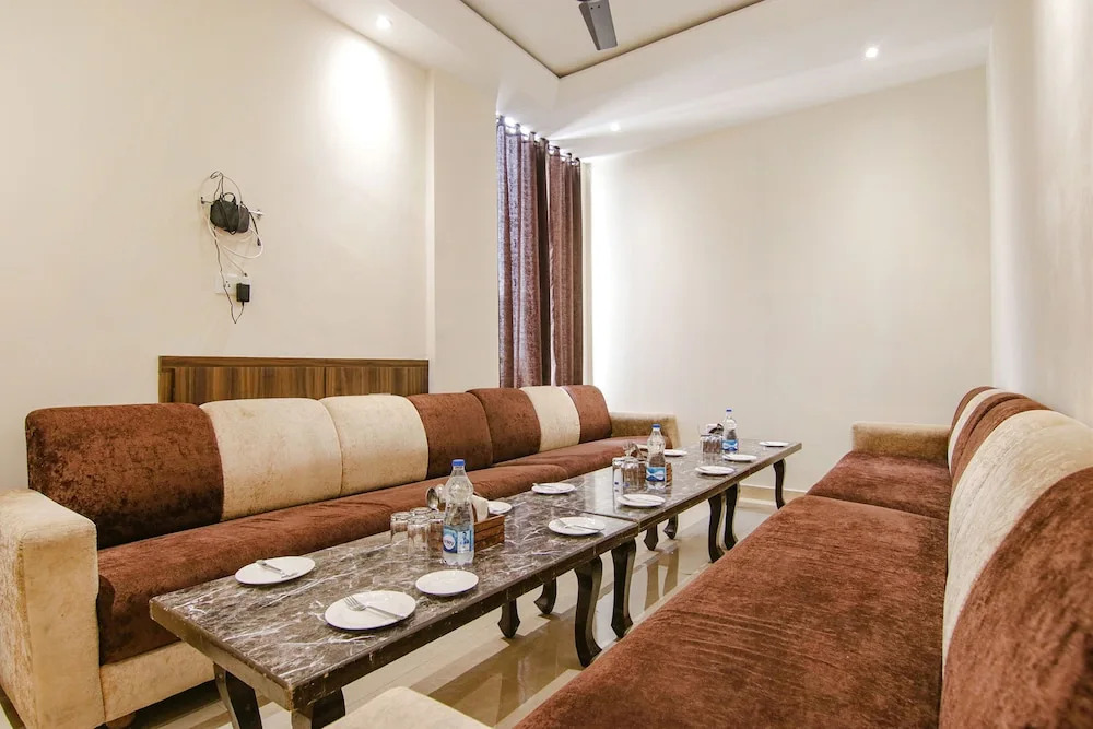Fabhotel Prime Taj Castle