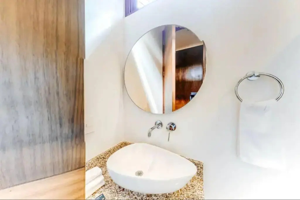 105 Amena Charming 1BR 5 min to the Beach 20MB WIFI