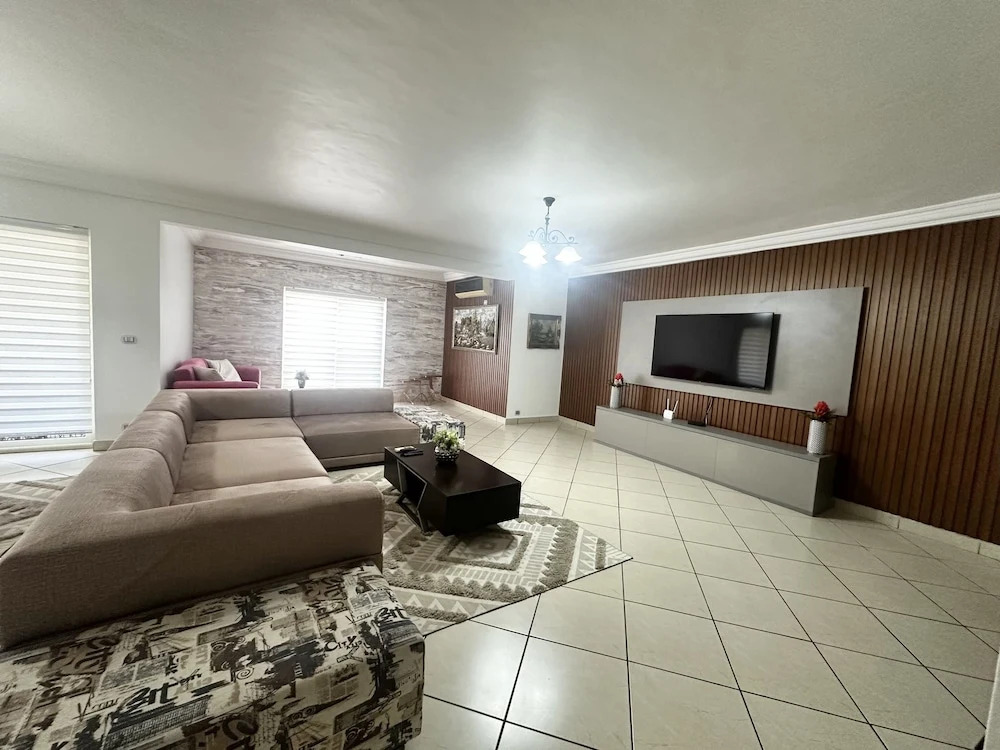 Chic and stylish 3 bedroom apartment