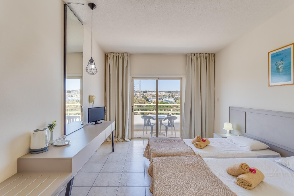 Piere - Anne Beach Hotel