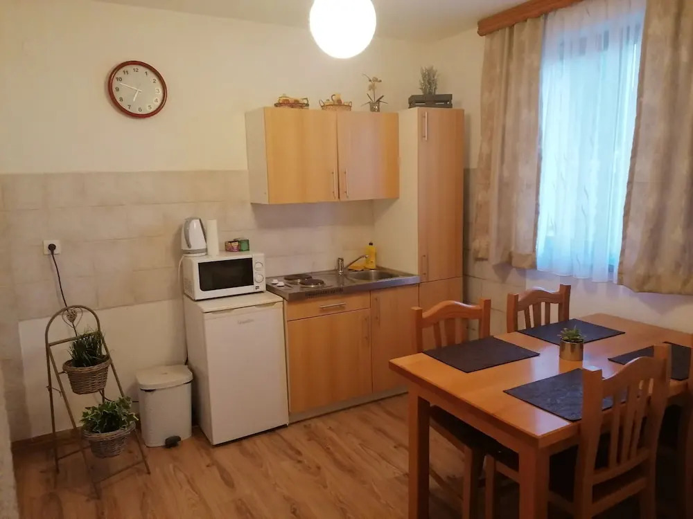 Apartment And Rooms Nevenka