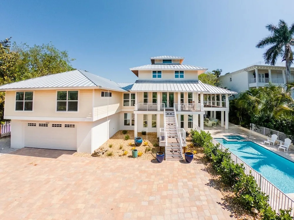 Dolphin Cove - Captiva Private Waterfront Estate 6 Bedroom Home