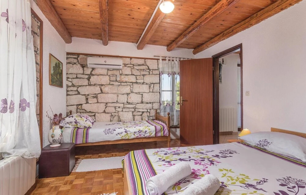 1 Bedroom Stunning Home In Bacva