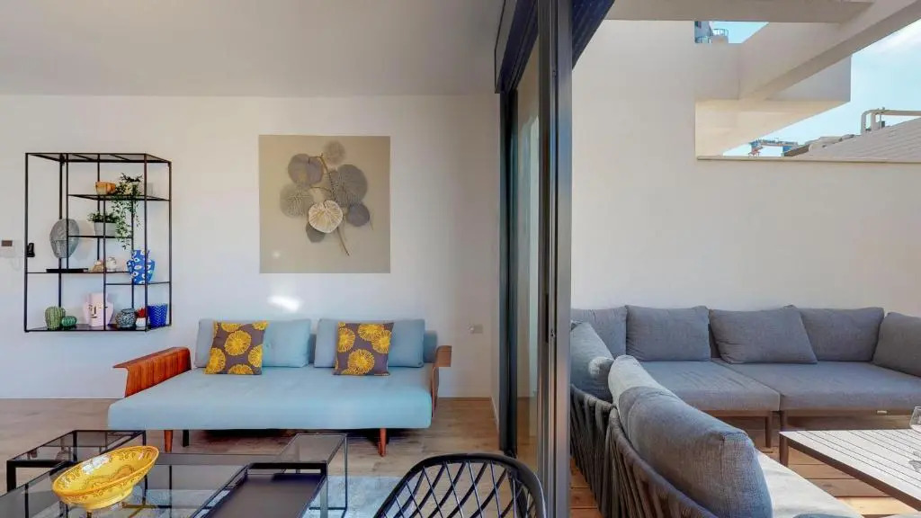 Spacious 1BR w Panoramic Sea View by Sea N Rent