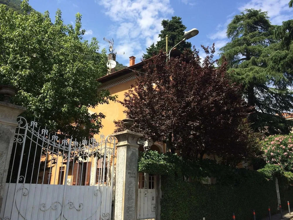 Villa Lucia Laglio with private lake access