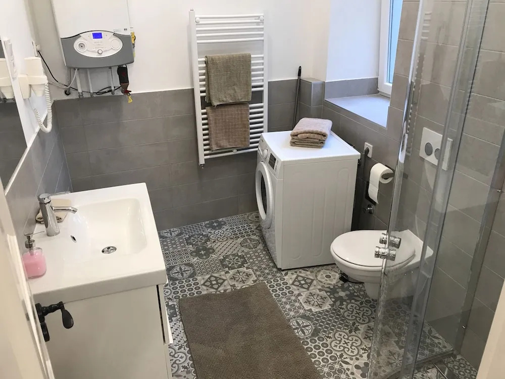 Dfive Apartments - Ambassador