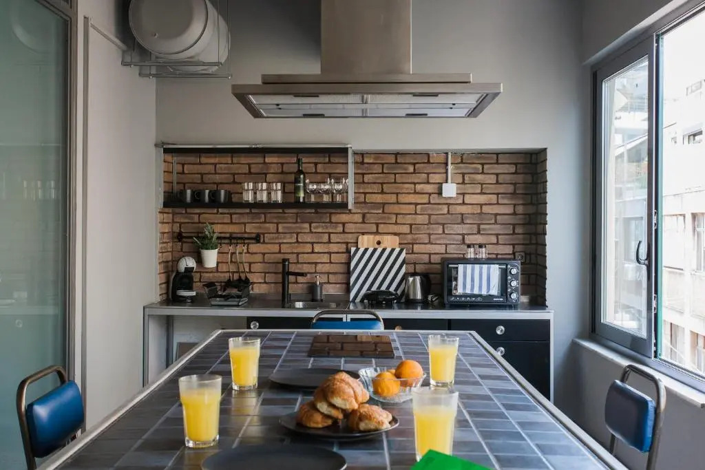 Artists’ favorite Spacious Loft near Acropolis!!