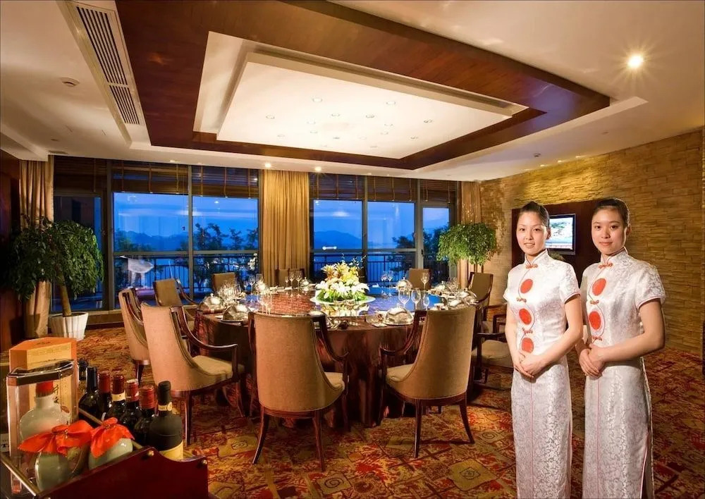 Hangzhou Linan Wonderland Hotel