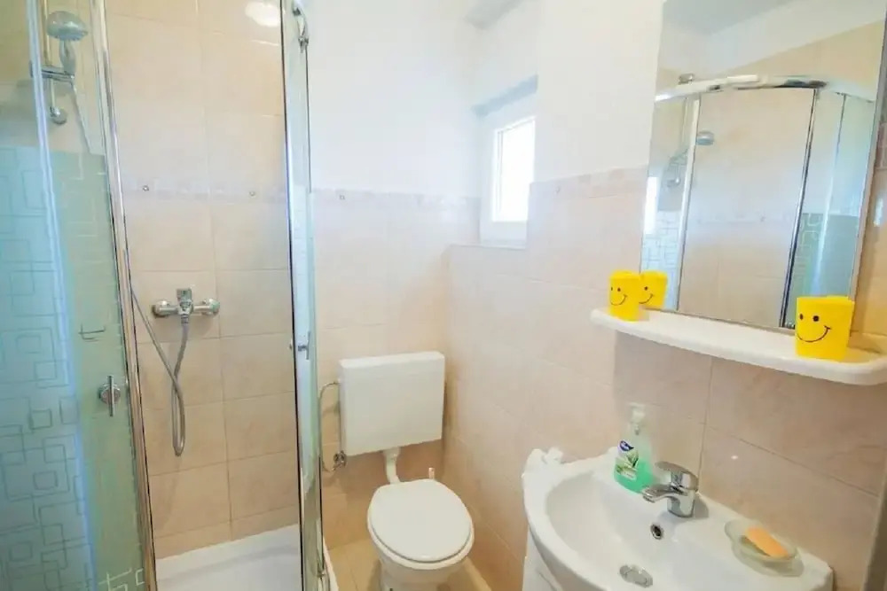 Teo - 8m From the sea & Parking - A1 Žuti