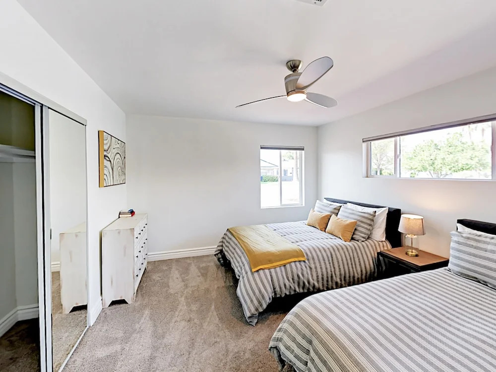Mid Century Modern Home 3 Bedrooms 2 Bathrooms Home