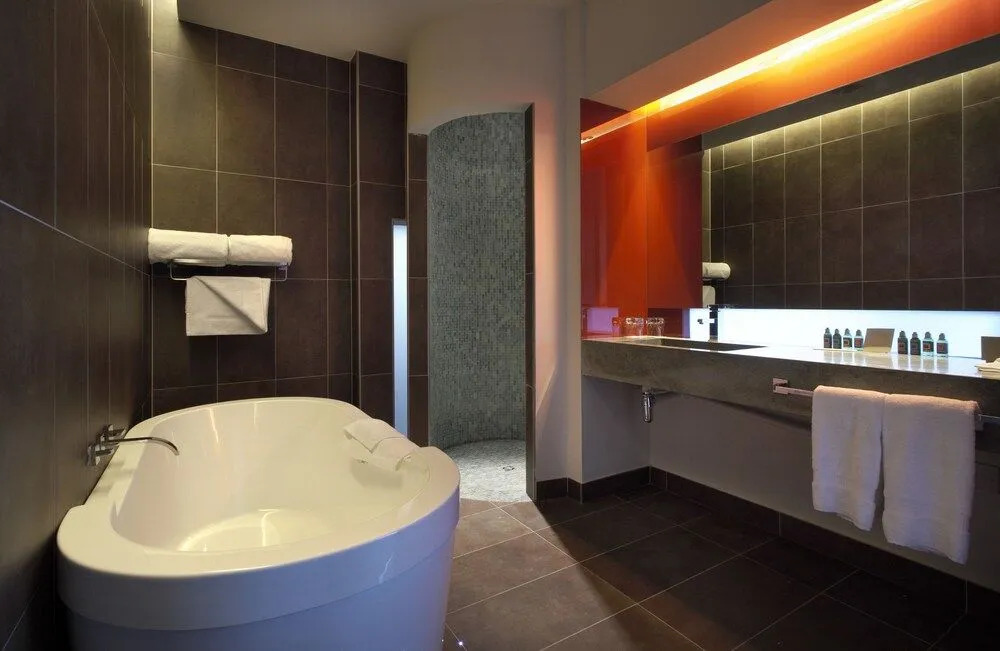 Ice House Hotel