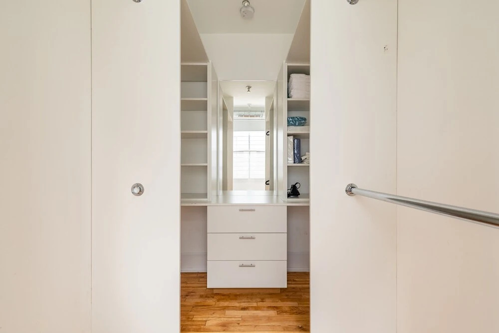 Stylish and Upscale 2BR Loft - Near Queen Street
