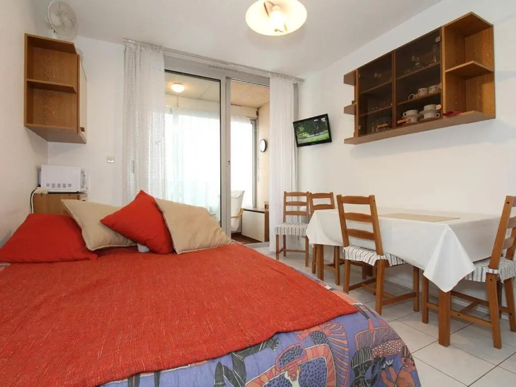 Appartement Balaruc-les-Bains, 1 pièce, 2 personnes - FR-1-553-112