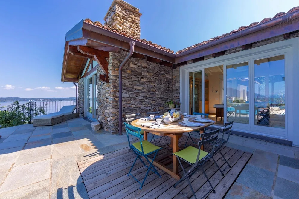 Paradis Relais Pool View EV Recharge