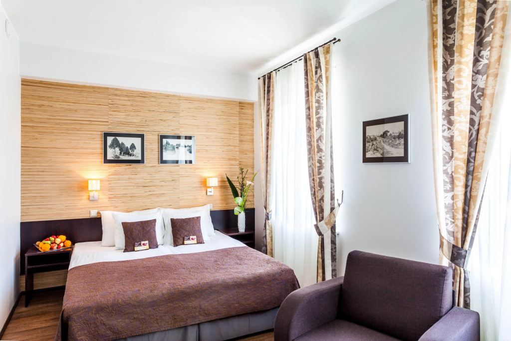 Kreutzwald Hotel Таллин