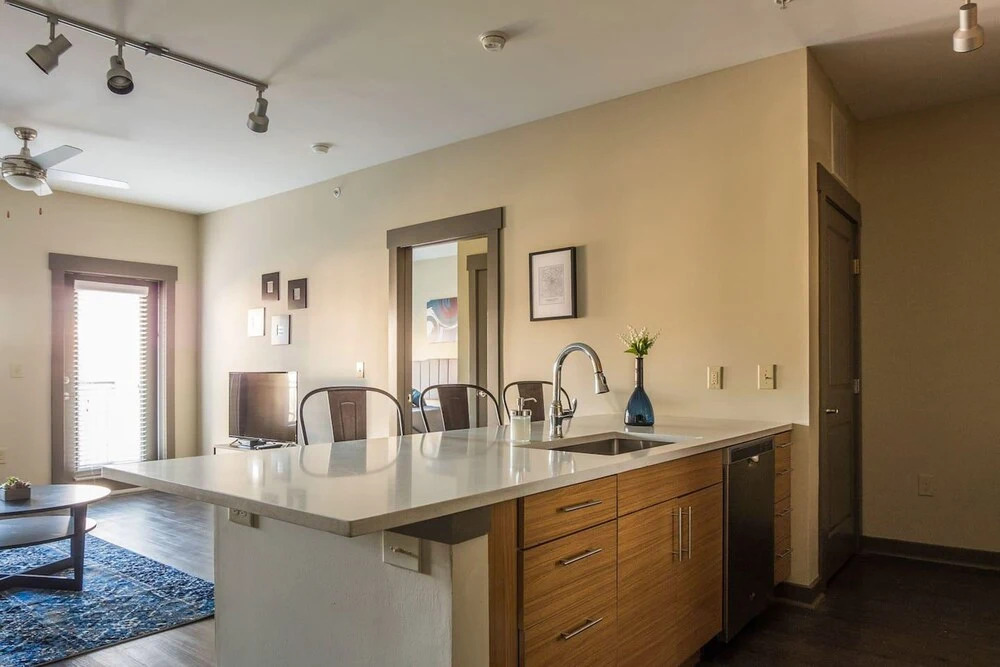 FRONTDESK Cedar Flats Apts Uptown Charlotte