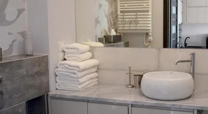 INApartments Riverside