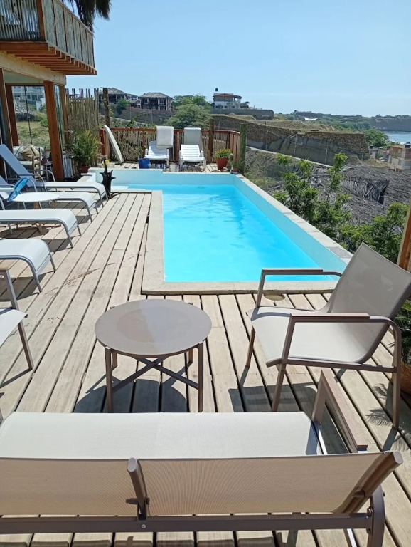 w Relaxing Oceanfront 5BR in Punta Veleros