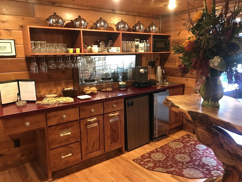 Good Medicine Lodge