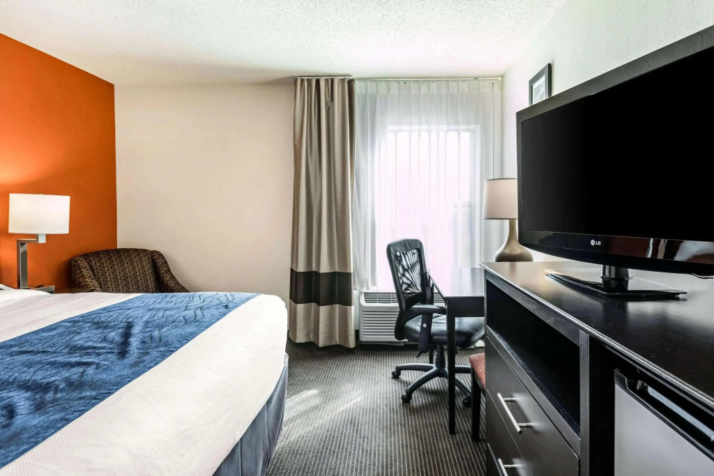 AmericInn Kalamazoo