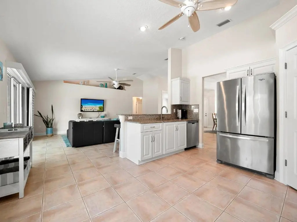 Complete SeaRenity, 4 BRs, Private Pool, Walk to Beach, Sleeps 8