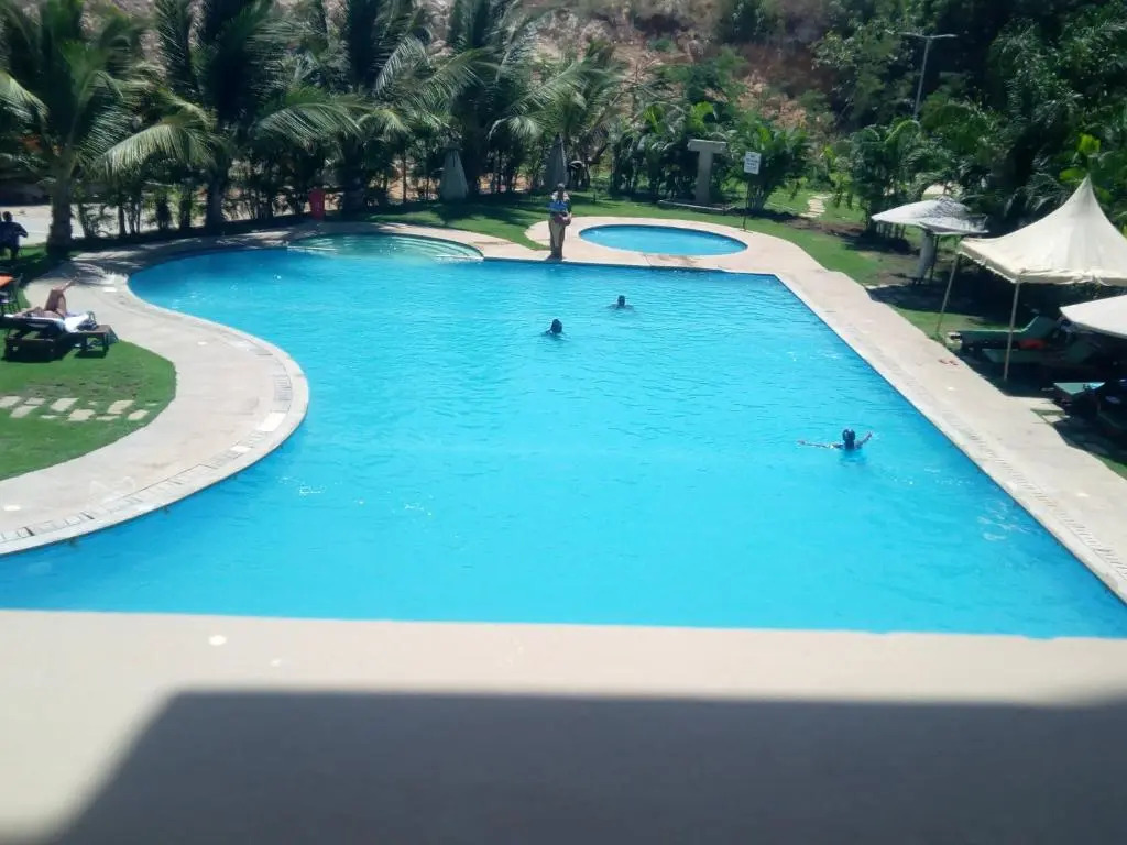 Sunset Apartments S6