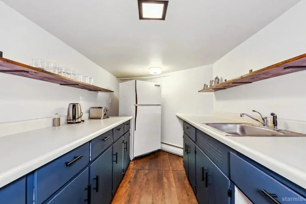 3748 Terrace Drive 5 Bedroom Home