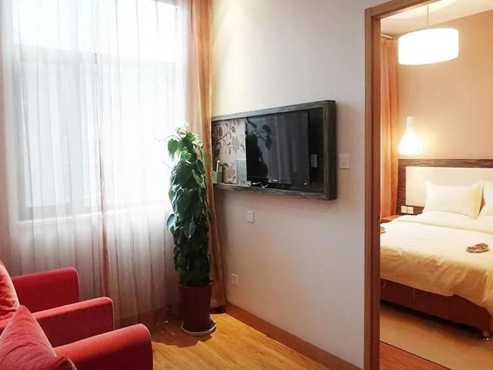 Yunlong Hotel