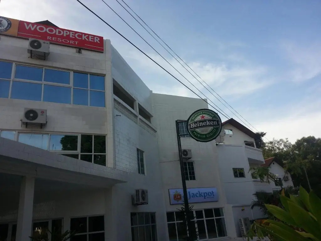Woodpecker Resort Hotel