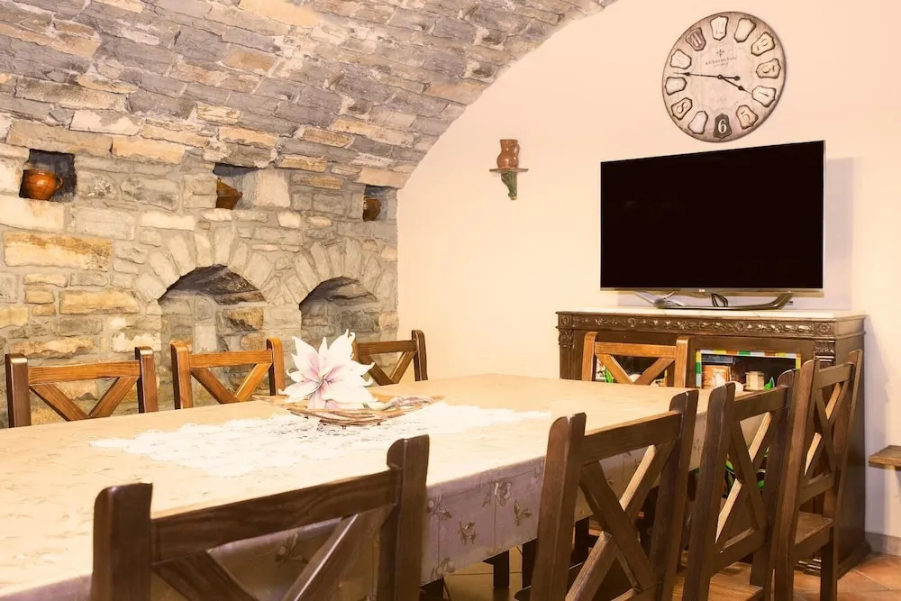 Casa Lacambra De Pueyo