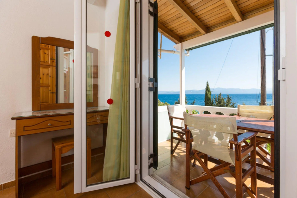 Dolphin Villa 1 Swimming Pool Walk to Beach Sea Views A C Wifi - 580