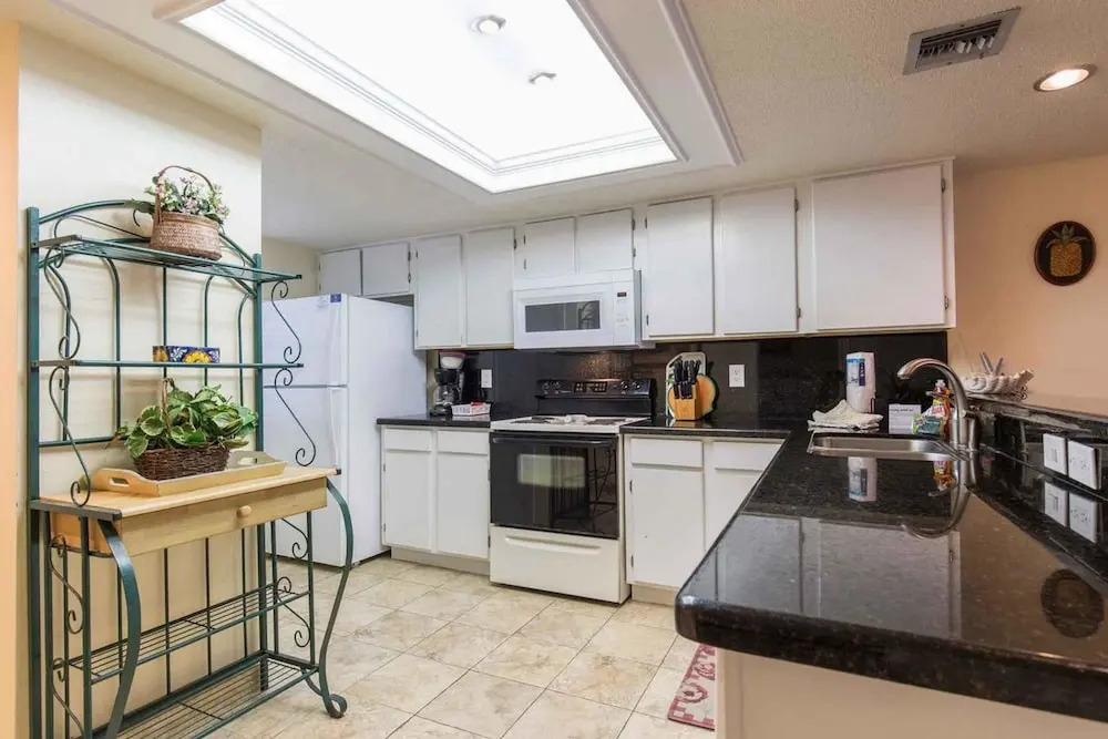 Suntide II Condominium 504